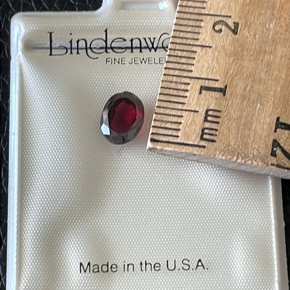 Lindenwold’s single loose stone, dark red. In original packaging - Picture 3 of 4
